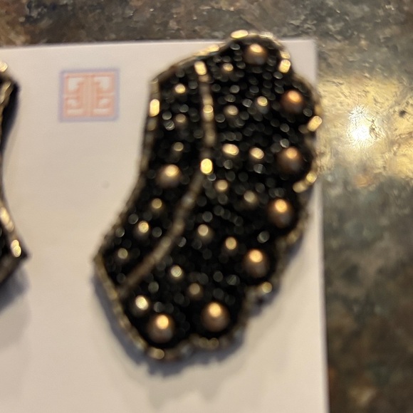 Black and Gold Beaded Earrings - Picture 3 of 4
